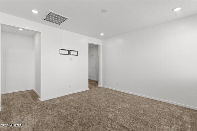 Building Photo - 14074 W Valentine St