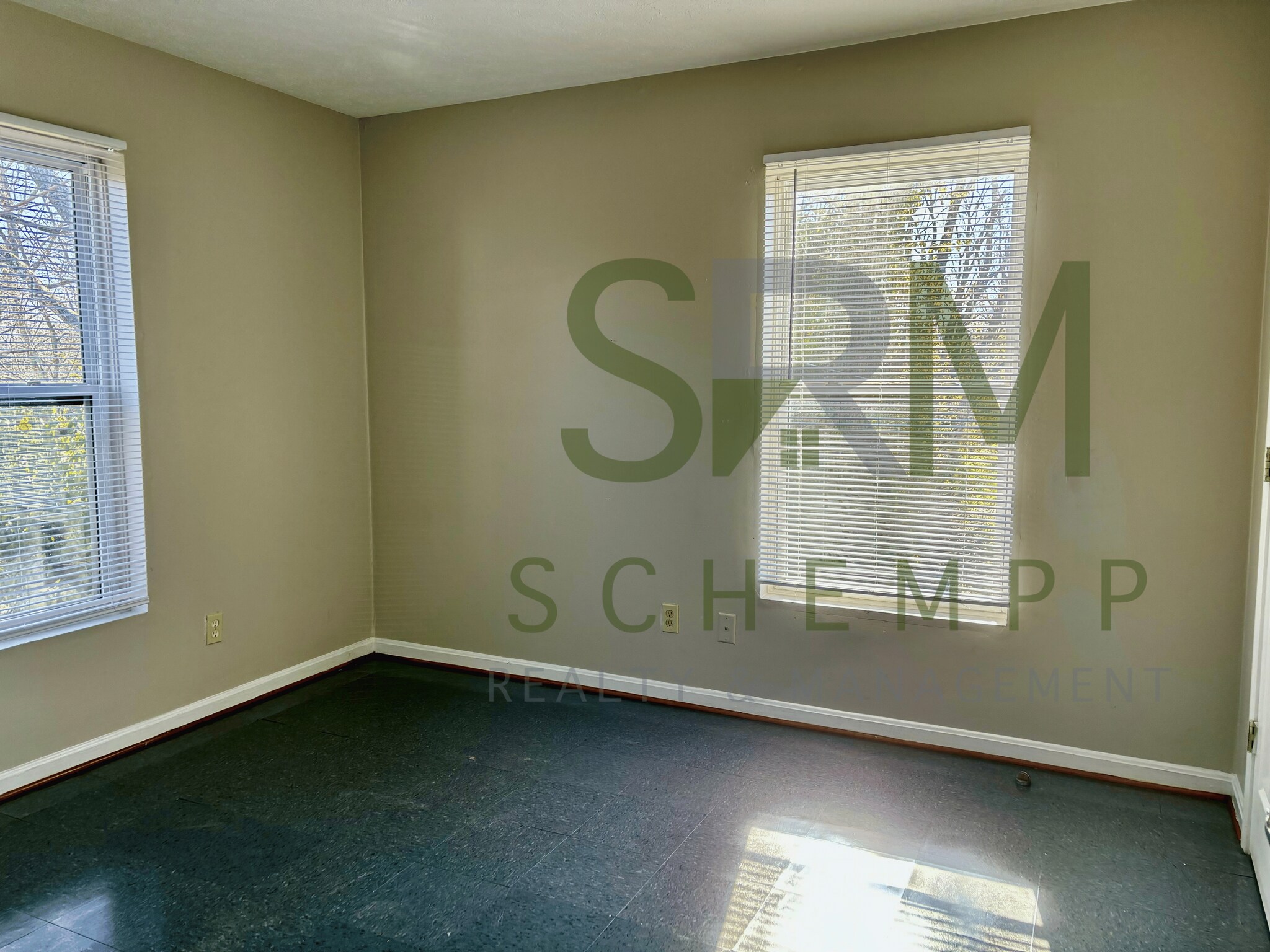 Building Photo - 2614 W Jefferson St