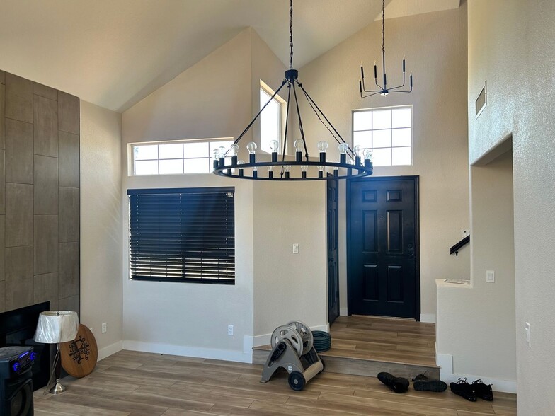 Building Photo - 3921 Blairmoor St