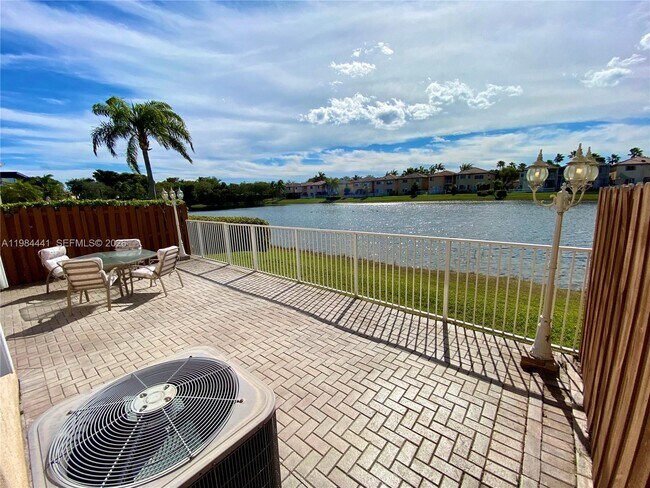 Building Photo - 11522 NW 69th Terrace