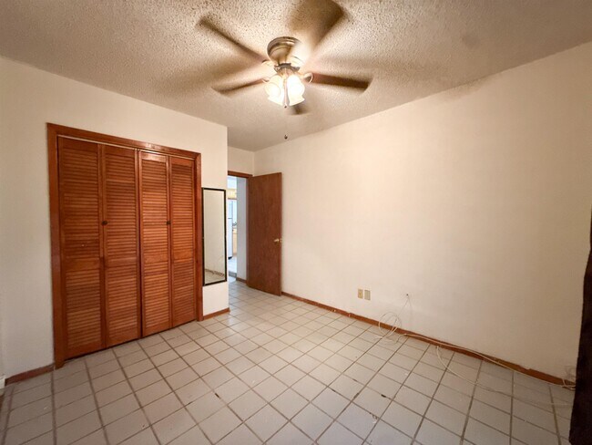 Building Photo - 106 Florida St