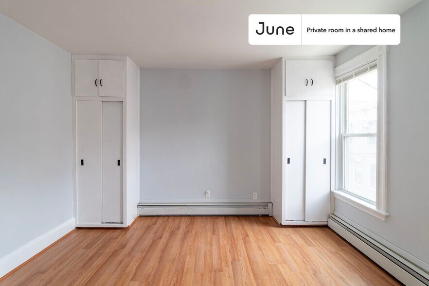 Building Photo - Room in Shared 3 bed/1 bath home