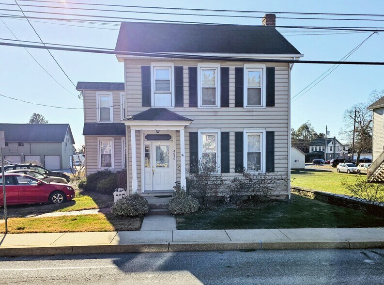 Building Photo - 2050 State St