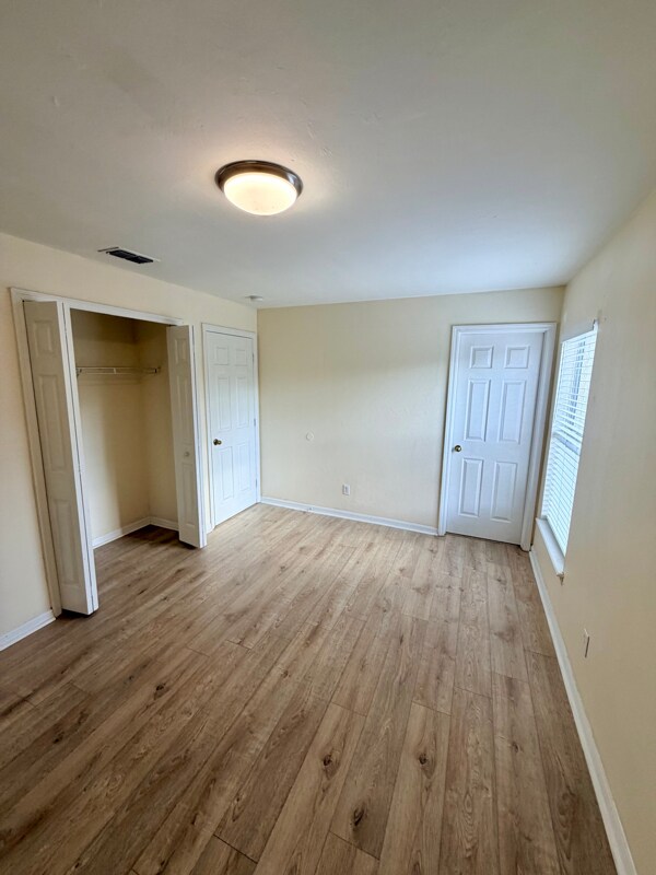 Building Photo - 5105 26th St SW