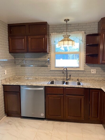 Building Photo - 600 Marlboro Rd