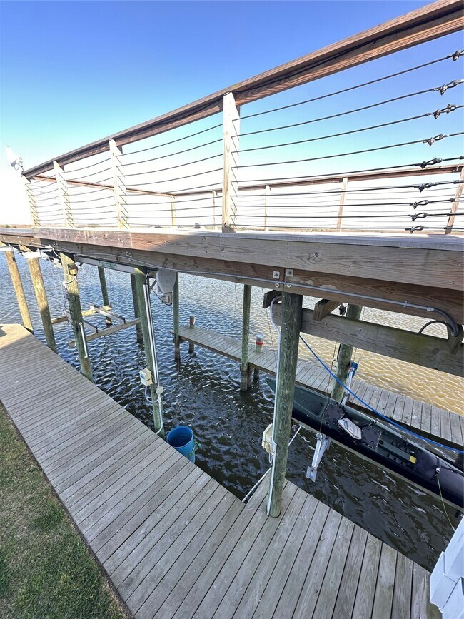 Building Photo - 395 Redfish Dr