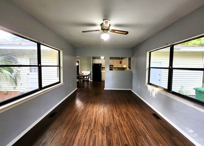 Building Photo - Charming 3 bedroom house for rent in NE Tallahassee, 1 car garage, private back yard, move in ear...