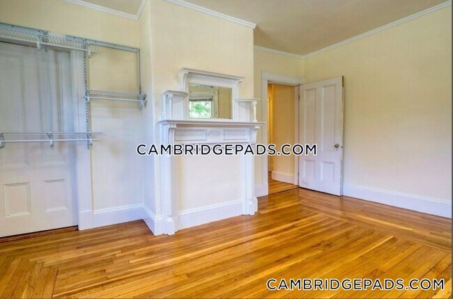 Building Photo - 1590 Cambridge St