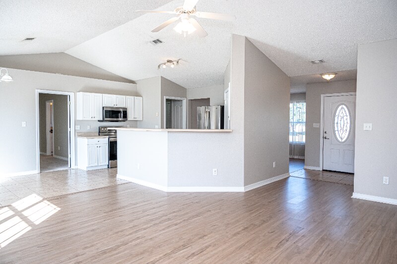 Building Photo - 8013 Mark Ct