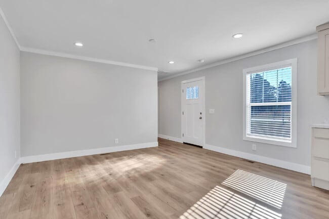 Building Photo - Spacious 2BR, 2BA home on 1.5 acres with Extra Storage - $1695/mo rent***