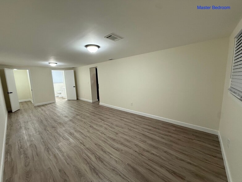Building Photo - 2602 S Purvis Dr