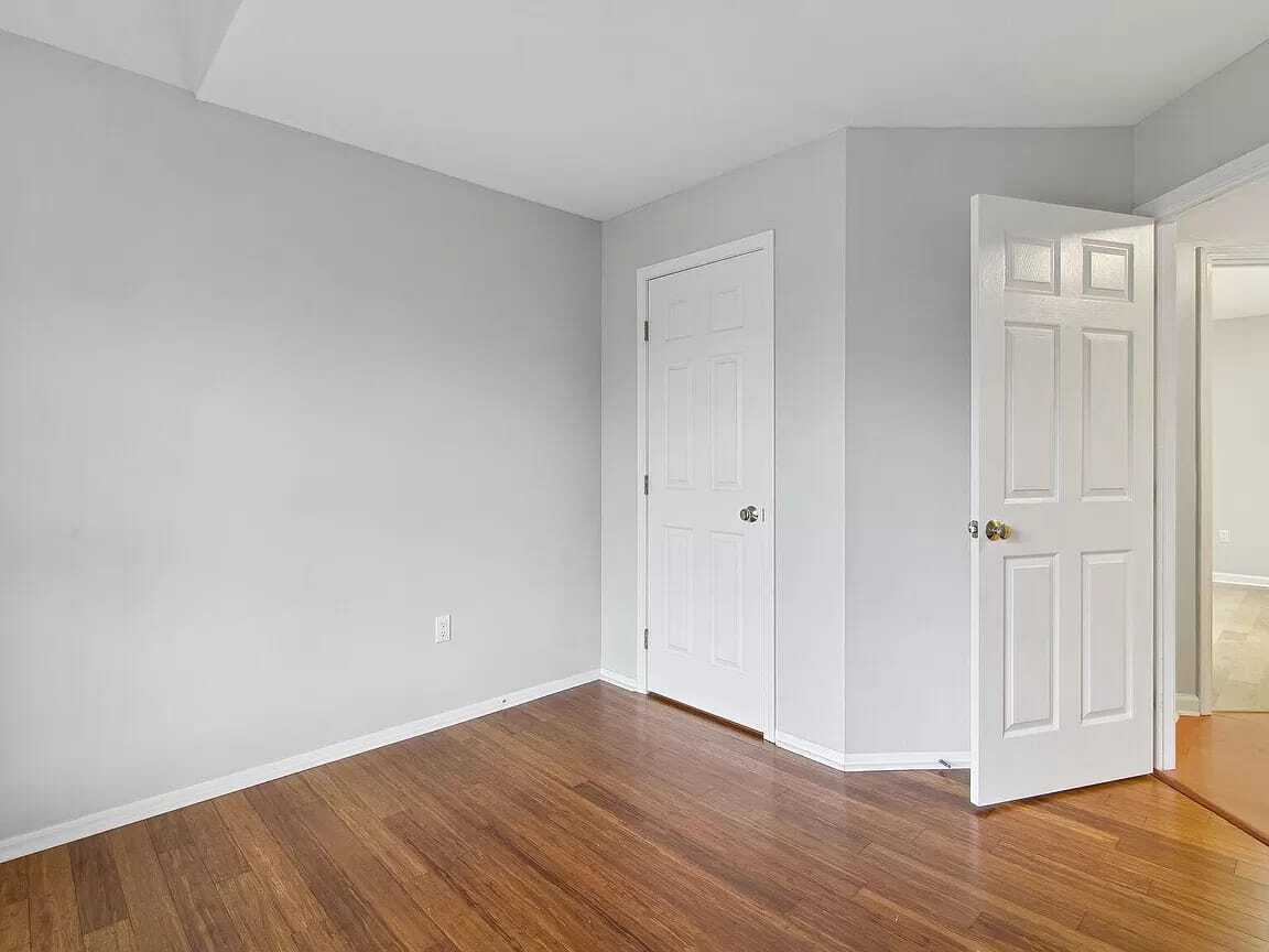 Building Photo - 275 Hamilton Pl