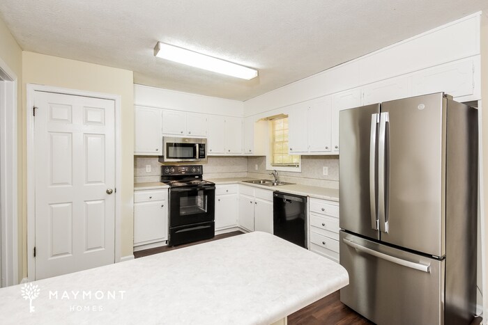 Building Photo - 6192 Pine Bluff Ct