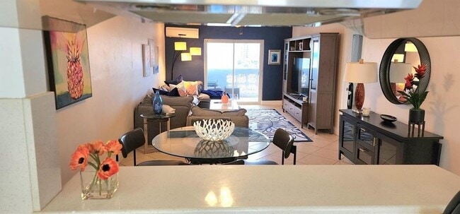 Building Photo - 320 S Surf Rd