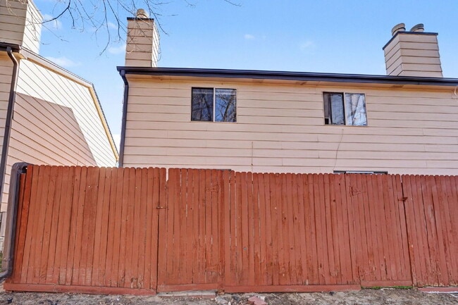 Building Photo - 2315 Lexington Village Ln