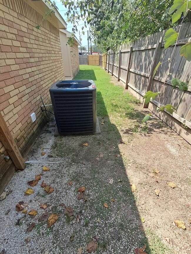 Building Photo - 11727 Ridge Run Dr