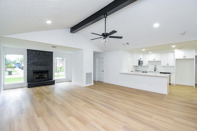 Building Photo - 1815 Mustang Springs Dr
