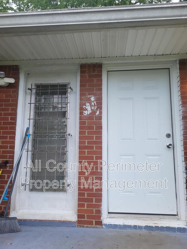 Building Photo - 1879 Chapman Ave