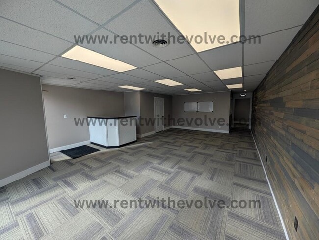 Building Photo - 302 N Meridian St