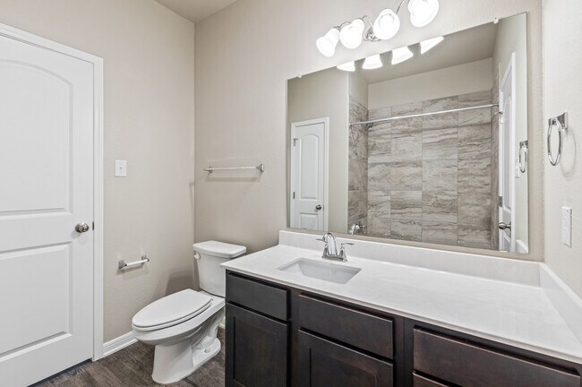 Building Photo - 1204 Grand Oak Trail