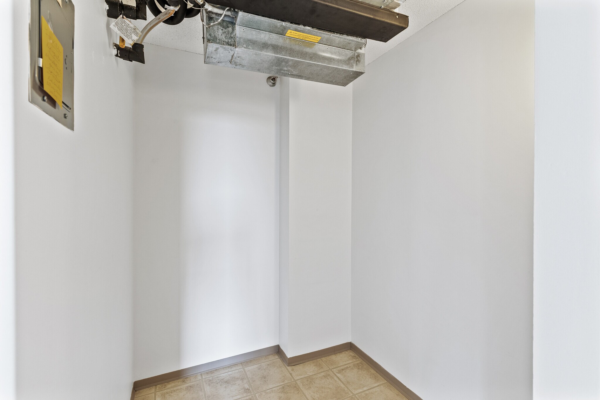 Storage room - 6615 Lake Shore Dr S