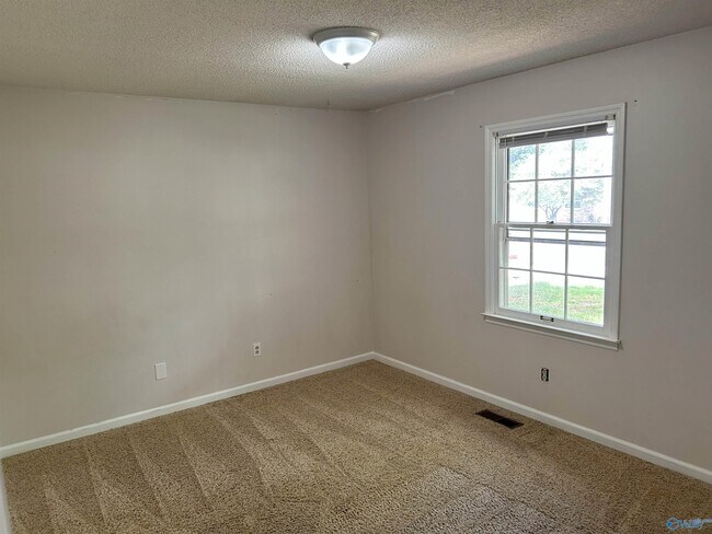 Building Photo - 1757 Dailey Terrace NW