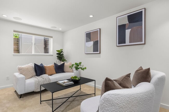 Building Photo - Modern Retreat in the Heart of Capitol Hil...