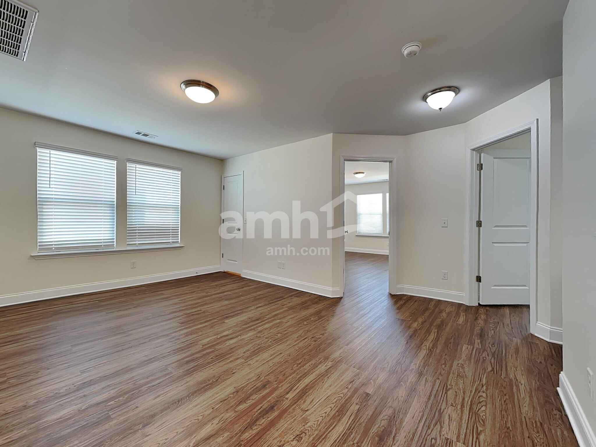 Building Photo - 243 Dogwood Cir