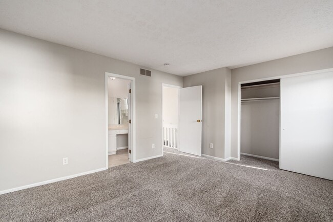 Building Photo - 7609 Seasons Dr