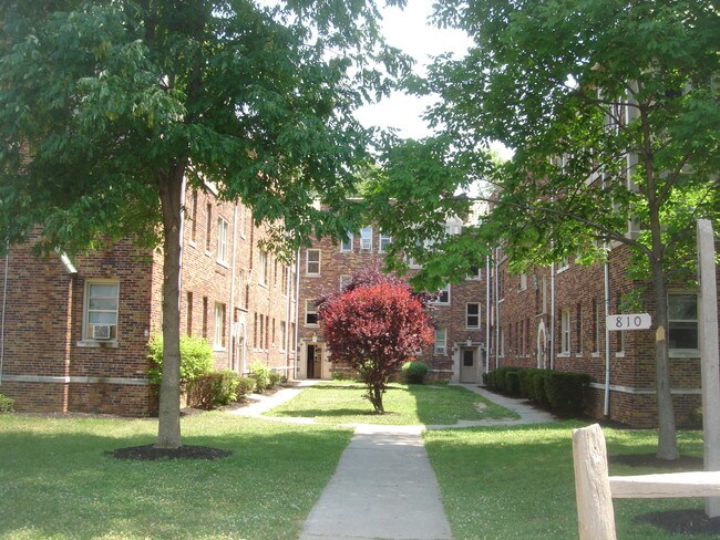 810 N Fred Shuttlesworth Cir. - 810 N Fred Shuttlesworth Cir