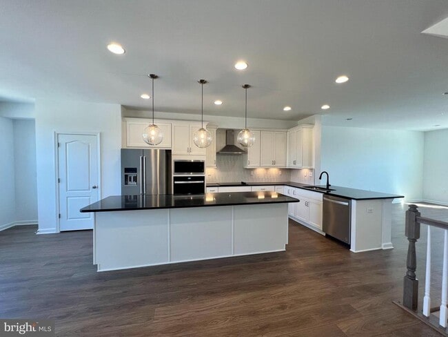 Building Photo - 3141 Eton Pl