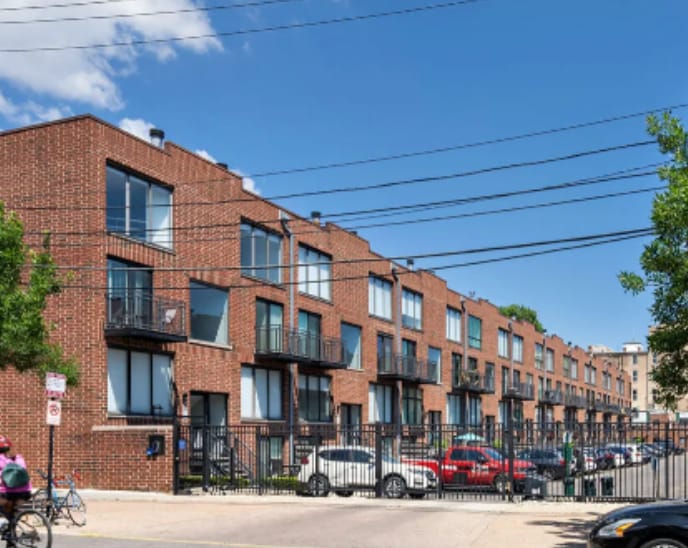 Building Photo - 941 W Grace St