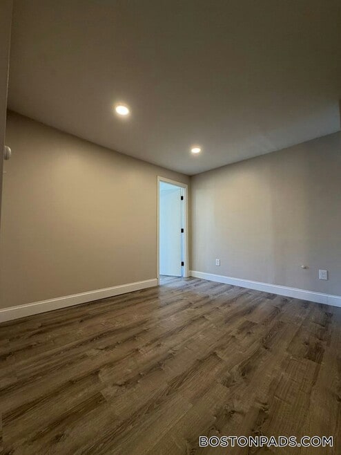 Building Photo - 134 Willard St