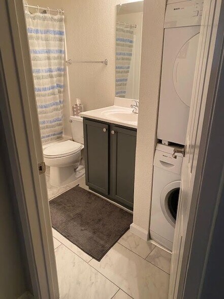 Building Photo - 1720 E Thunderbird Rd