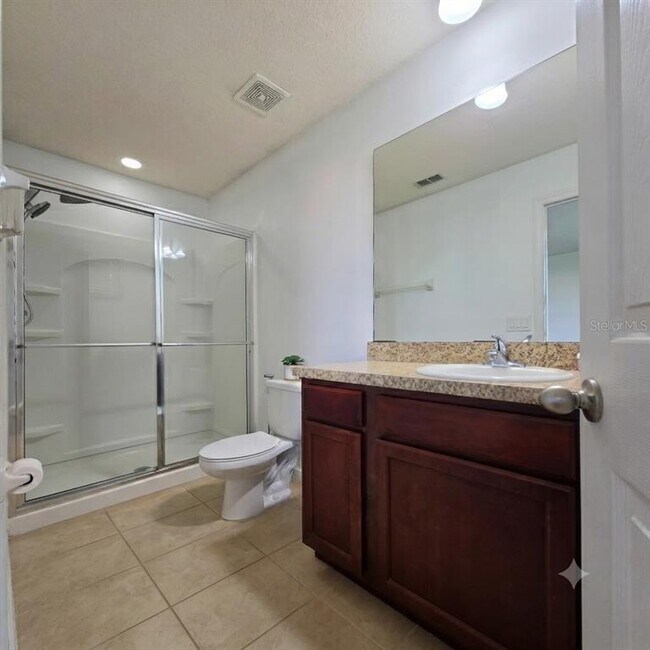 Building Photo - 1561 Chelsea Dr