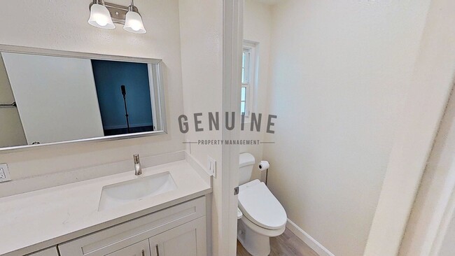 Building Photo - 3 Bedroom Beautifully Upgraded Home in Ana...