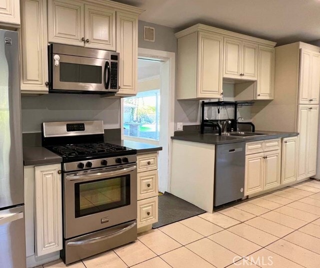 Building Photo - 1624 Glenmont Dr