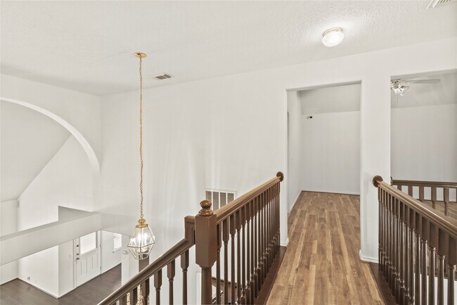 Building Photo - 20510 Pioneer Bend Ct