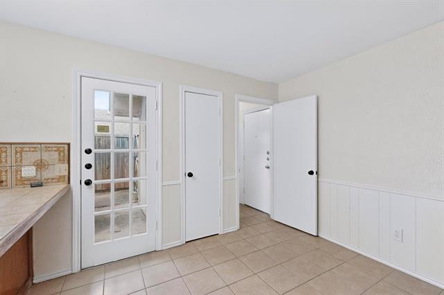 Building Photo - 1910 Glen Hill Dr