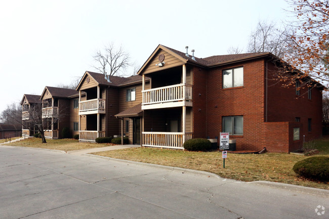 Primary Photo - Grandeur Vine Apartments