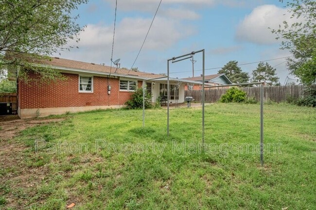 Building Photo - 1703 Pecos St