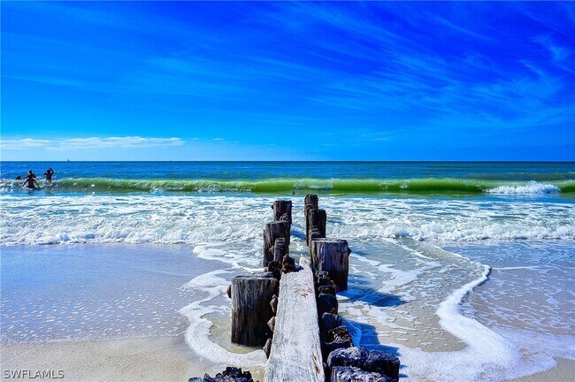 Building Photo - 1100 9th St S