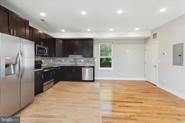 Building Photo - 1312 N 18th St