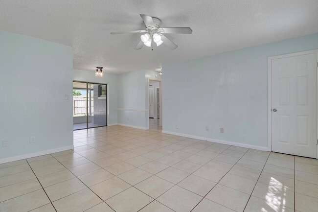 Building Photo - 2145 5th St