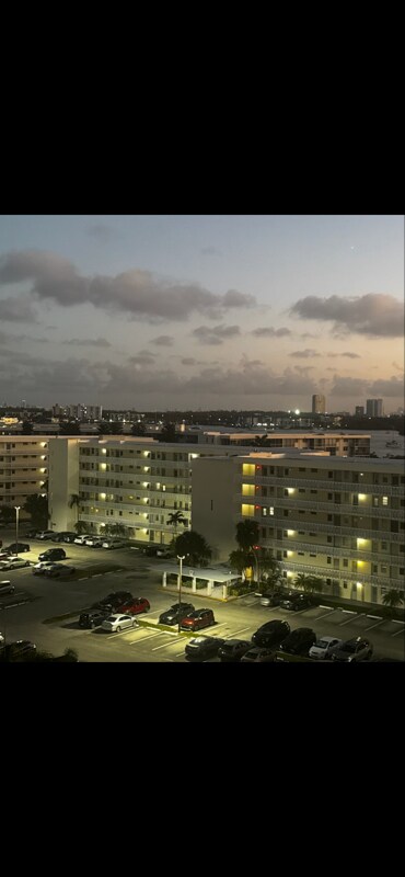 Building Photo - 18011 Biscayne Blvd