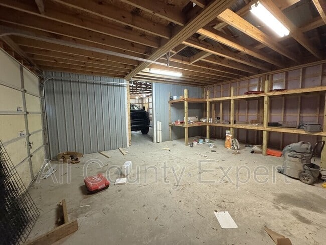 Building Photo - 261 Ridgewood Rd