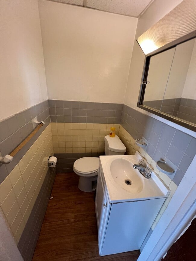 Building Photo - Available Now! 3BR HOME IN ALLENTOWN!