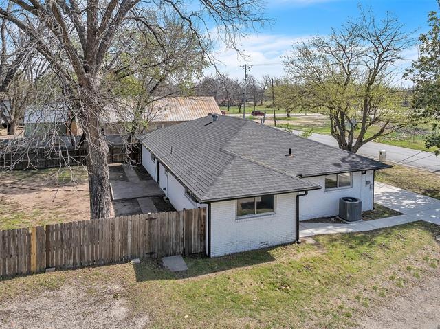 Building Photo - 600 N Mill St