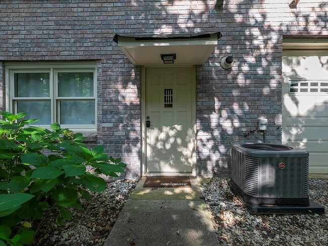 Building Photo - 2270 Pilgrim Mill Way