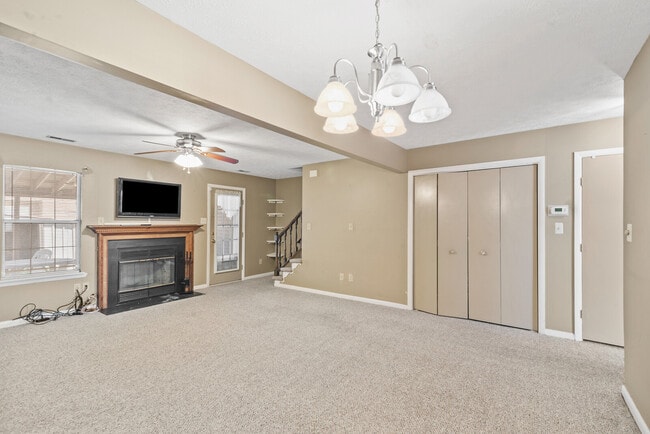 Building Photo - 15 Riverchase Dr